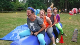 Bedrijfsuitje / Vrijgezellenfeest Lachen, Gieren, Brullen