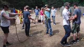 Bedrijfsuitje / Vrijgezellenfeest Menselijke Knoop